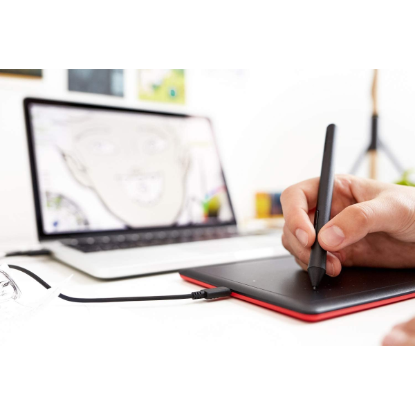 One by Wacom - Small Graphics Pen Tablet - CTL-472-N