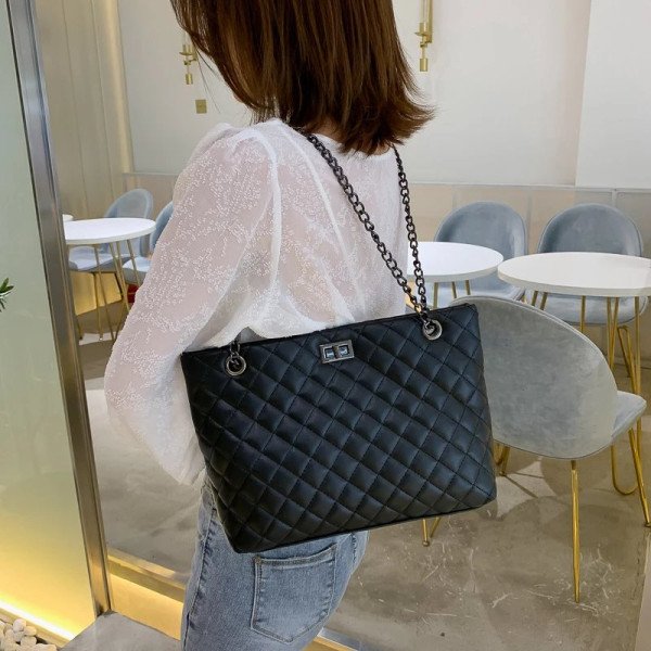 Women's Chain PU Crossbody Bag Solid Color