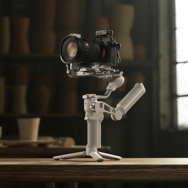 DJI RS 4 Mini Combo Gimbal Stabilizer